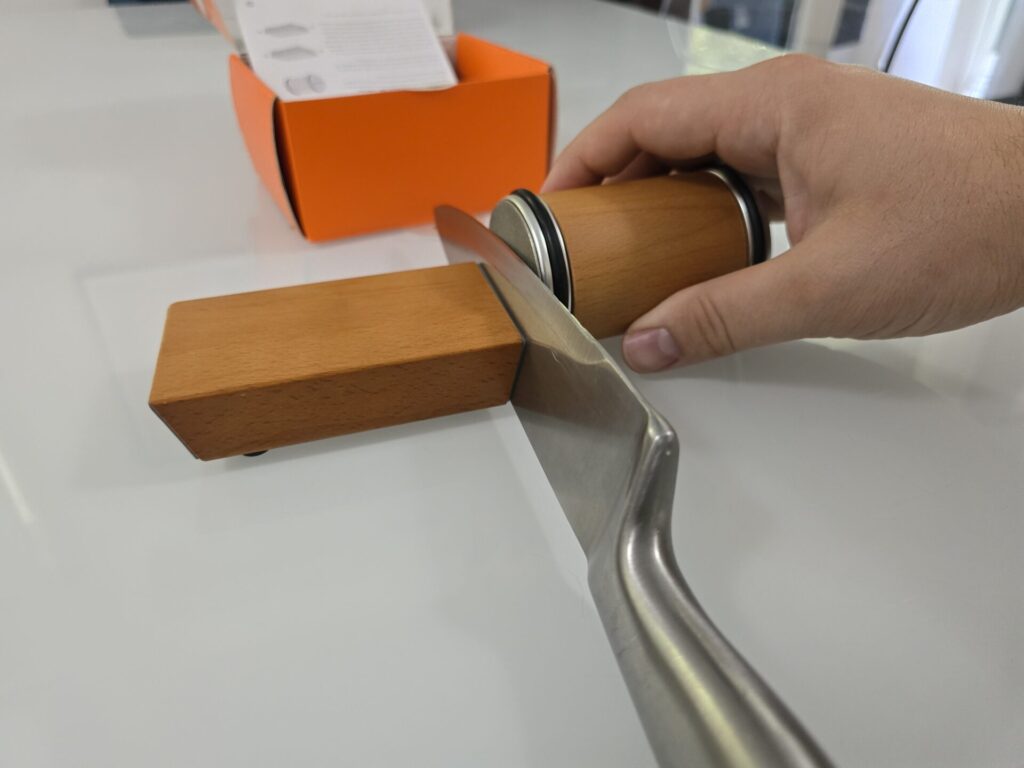 sharpening a knife with a rolling sharpener, temu, aliexpress, china